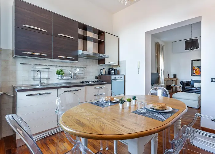 Iflat Spanish Steps Elegant & Spacious Apartment