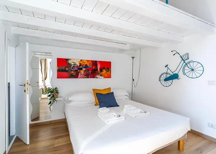 Iflat Spanish Steps Elegant & Spacious