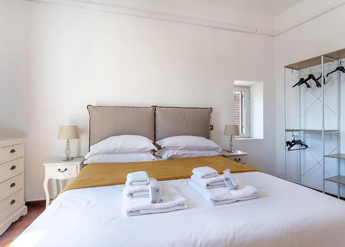 Iflat Spanish Steps Elegant & Spacious Apartment