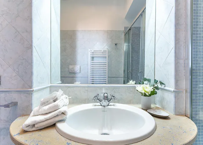 Iflat Spanish Steps Elegant & Spacious Apartment *