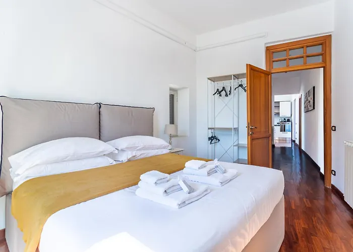 Iflat Spanish Steps Elegant & Spacious Apartment